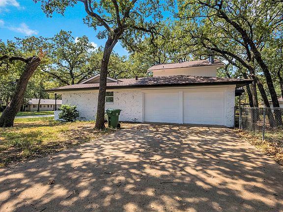 3rd image of 520 Circleview Dr S