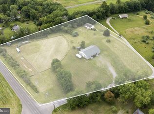 9 Payne Ln, Amissville, VA 20106