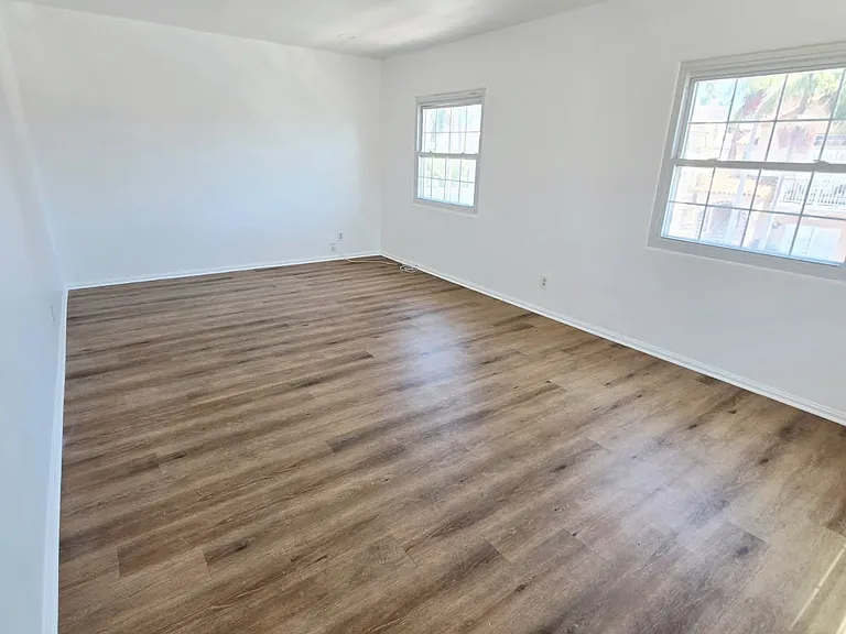 233 1/2 Pomona Ave #1/2 — Photo 3