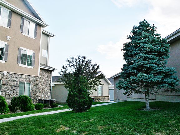 3rd image of 159 W Springview Dr #508