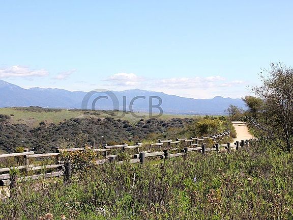 Nearby hiking, biking trails