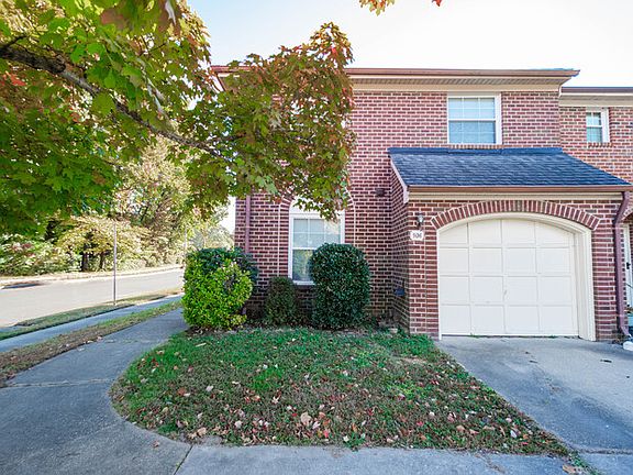 3rd image of 936 Poquoson Cir