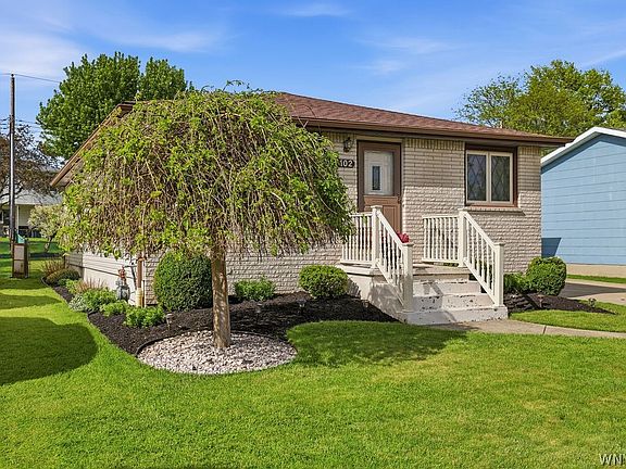 2nd image of 102 N Seine Dr