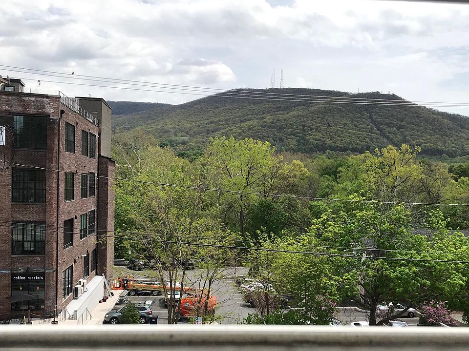 2nd image of 510 Main St APT 8