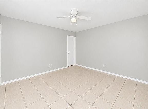 4th image of 1200 W Spring Creek Pkwy