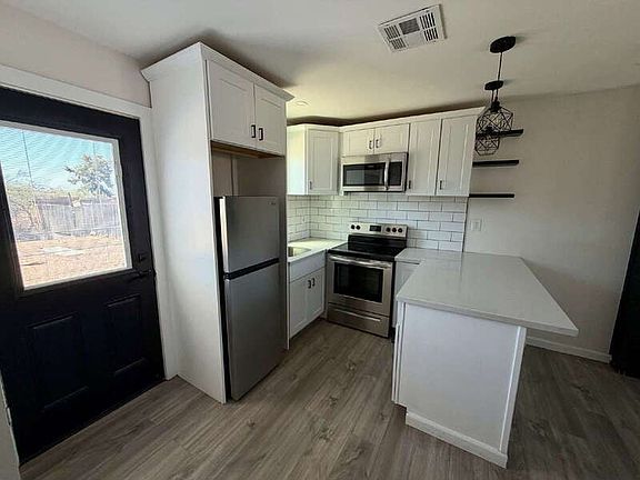 5th image of 1447 E Mountain View Rd #1