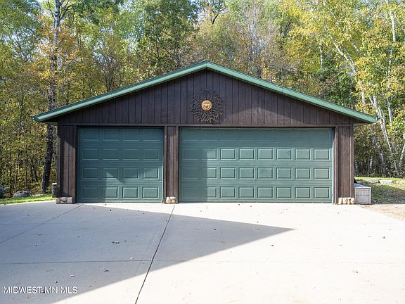 4th image of 21519 250th St