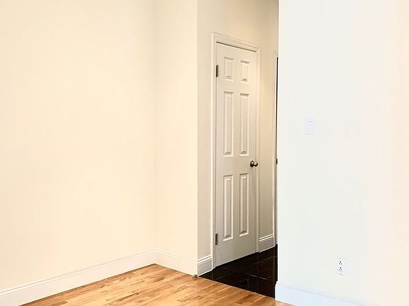 5th image of 168 W 107th St #4A