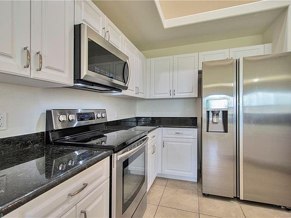 4th image of 4214 SW 13th Ave