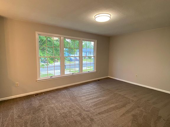 4th image of 308 Shannon Forest Ct