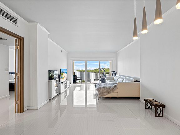 2nd image of 300 Bayview Drive #404