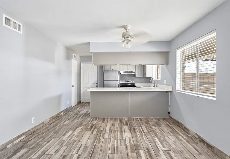 1129 N Wedgewood Cir #B — Photo 11