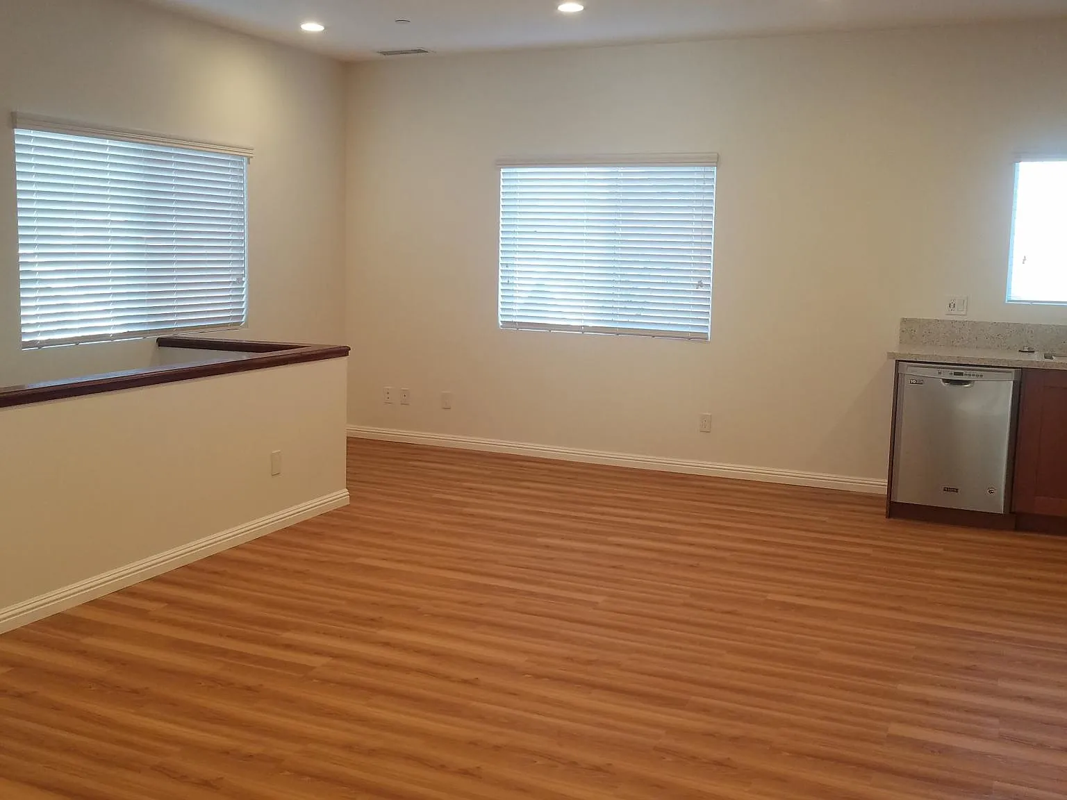 2 bed, 900 sqft, $2,775 — Photo 3