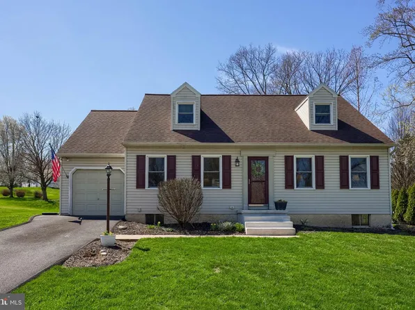 142 Hostetter Ln, Lancaster, PA 17602