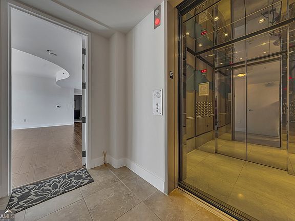 4th image of 20 10th St NW Unit 1605