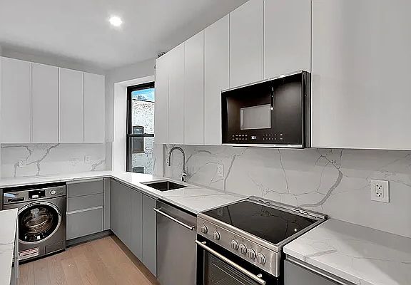 3rd image of 19 Wyckoff St #7A
