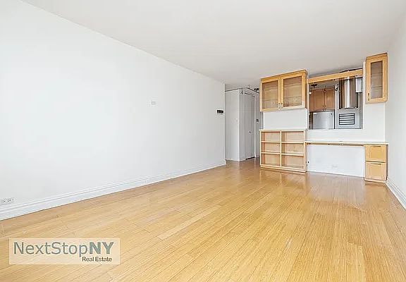 2nd image of 300 E 54th St APT 29A
