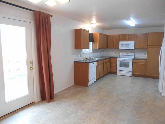 kitchen & dining room