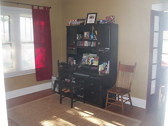 Main Level Bedroom/Office