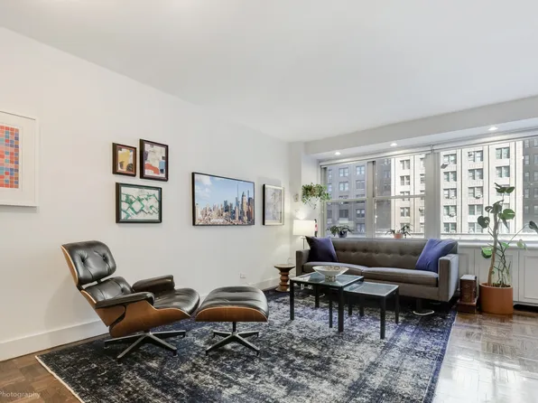 15 West 72nd Street 4U image 1 of 12