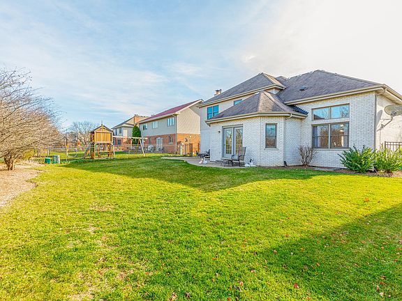 4th image of 11724 Bolton Ln
