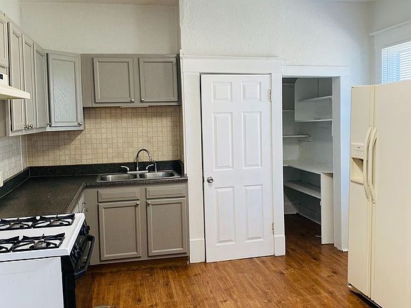 5th image of 532 W 11th St