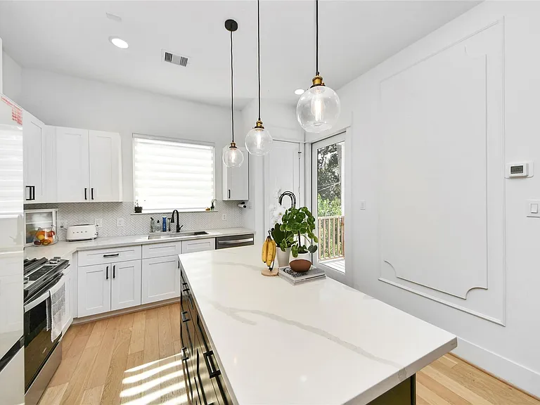 1837 Flowing Springs Trl — Photo 20