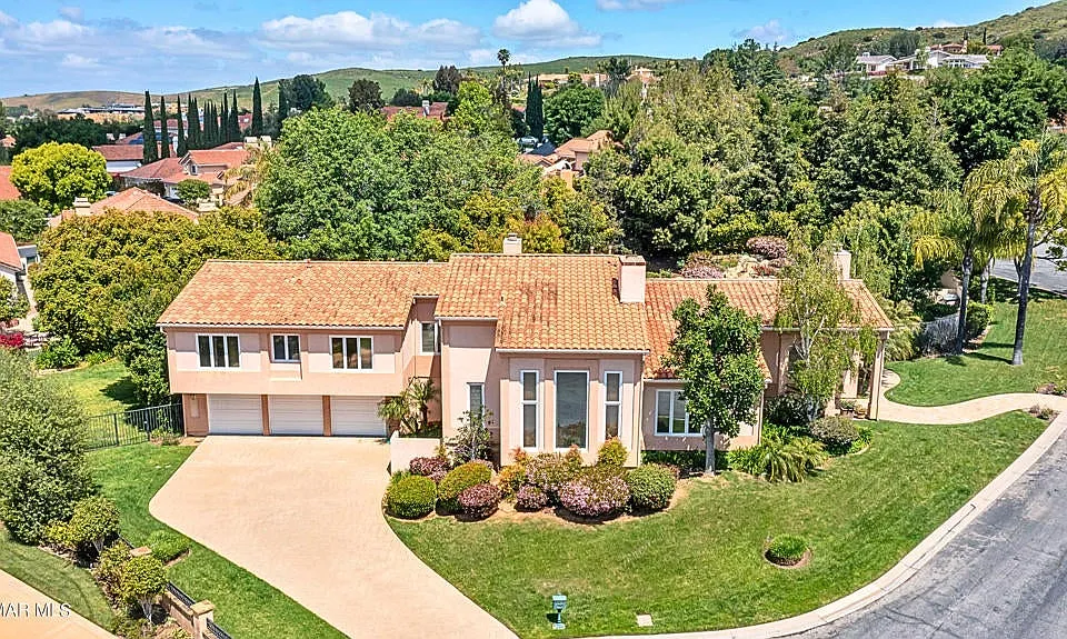 1687 Castlebridge Ct