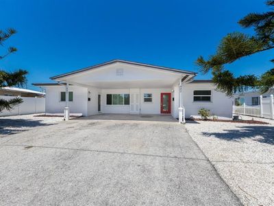 420 63rd St #B, Bradenton Beach, FL, 34217