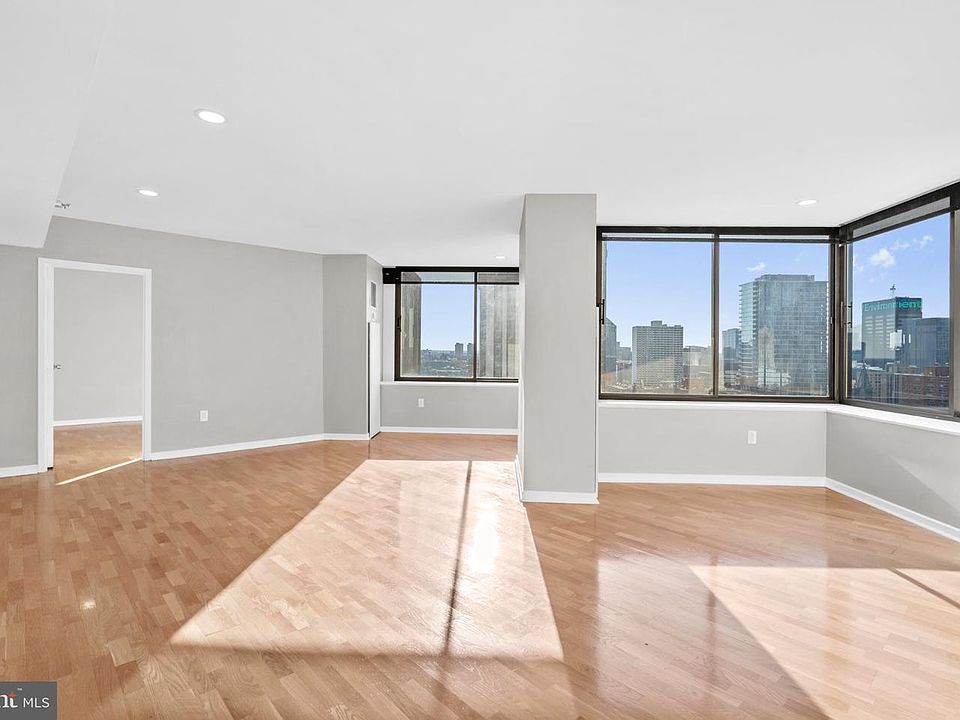 1st image of 202 W Rittenhouse Sq #1704