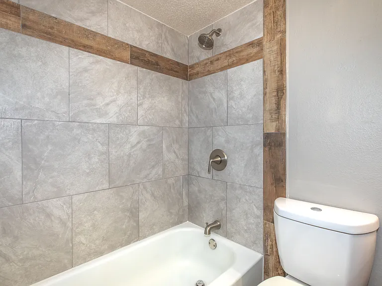 Highland Terrace — Photo 27