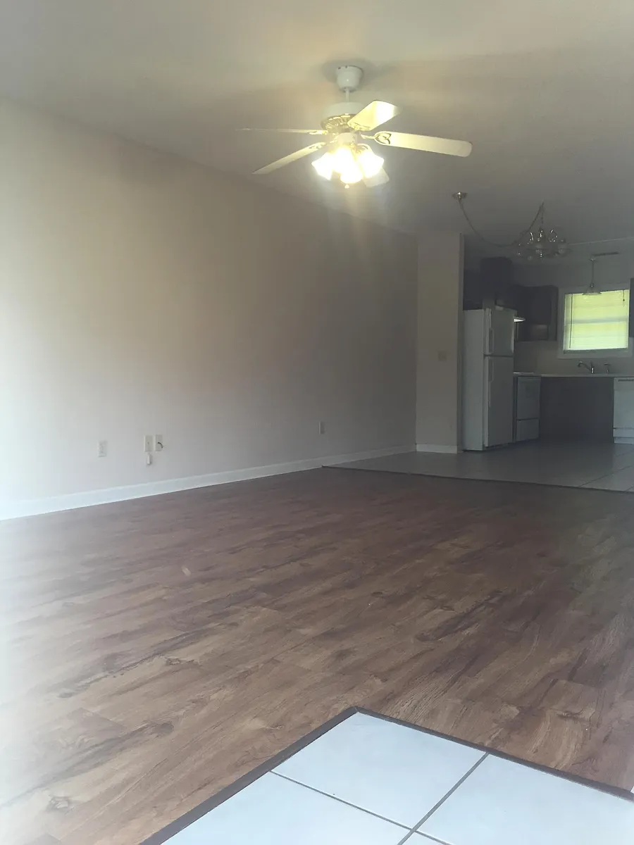 Building Photo - 903 Trevor Ln #A