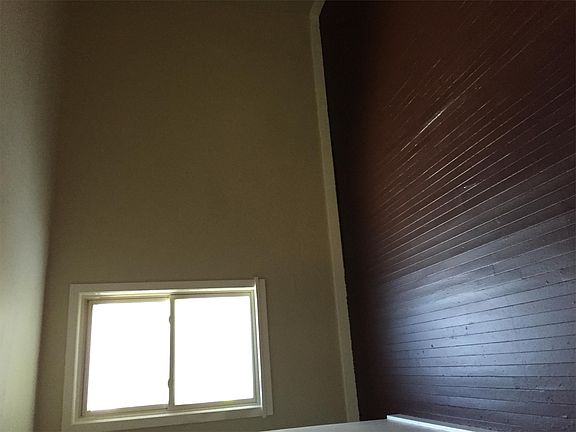 4th image of 66 Dumas Pl