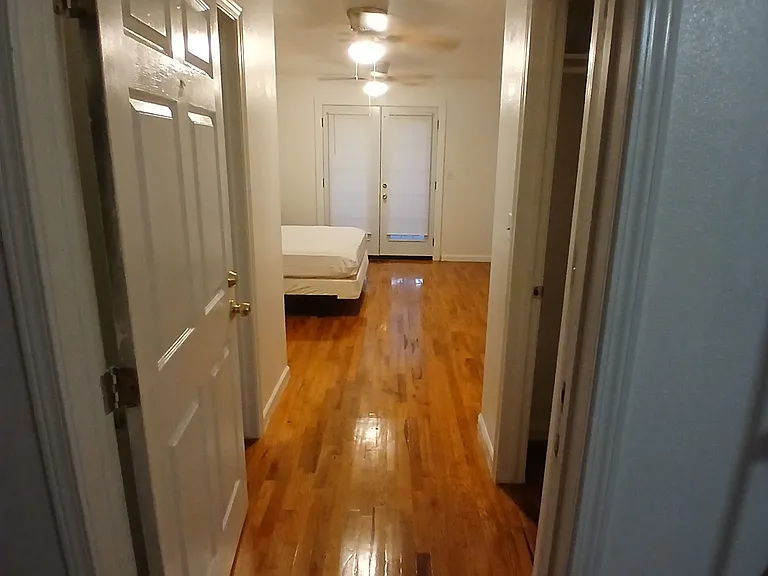 1027 E 45th St #U2 — Photo 11