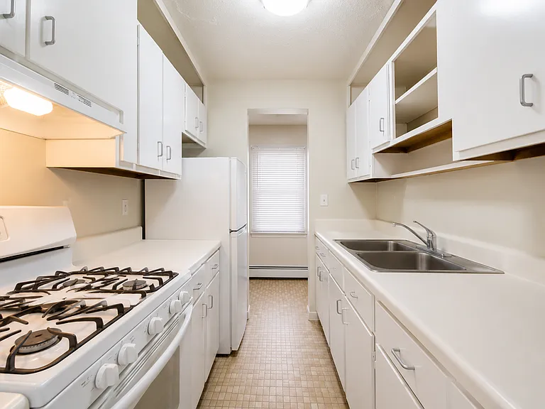 621 5th Ave SE — Photo 4