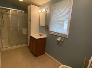137 E Columbus St, Sibley, IL 61773