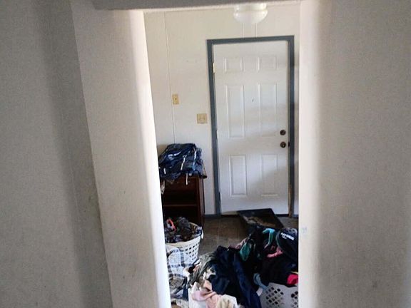 3rd image of 7 Bryan Dr