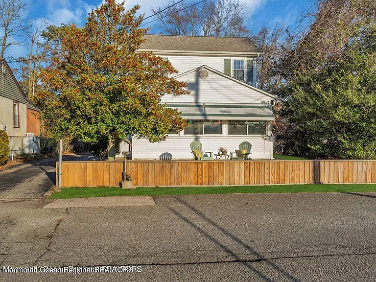 1708 Lake Dr — Photo 61