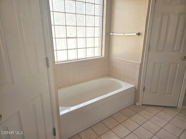 1120 Coyote Ln — Photo 10
