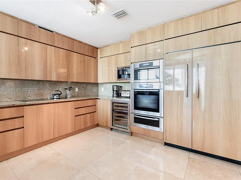 50 S Pointe Dr #701 — Photo 20