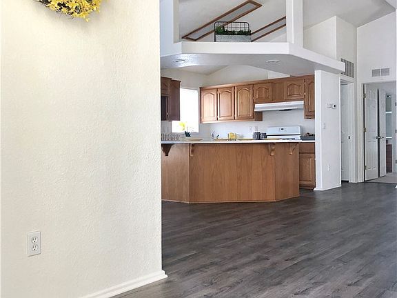 3rd image of 20184 Northcliff Dr