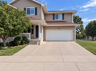 6634 Shadow Pines Pl, Lincoln, NE 68516