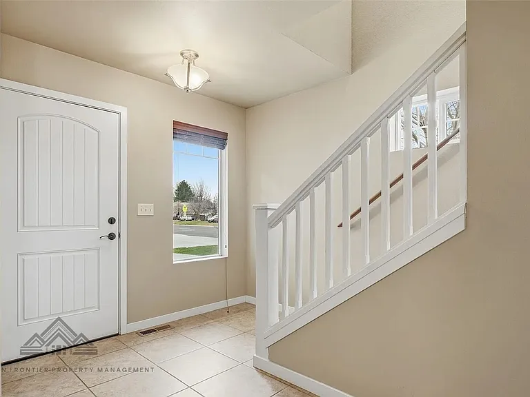 218 E Whitman Dr — Photo 7