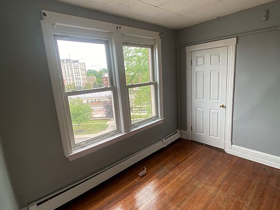 5th image of 1589 Park St #4A