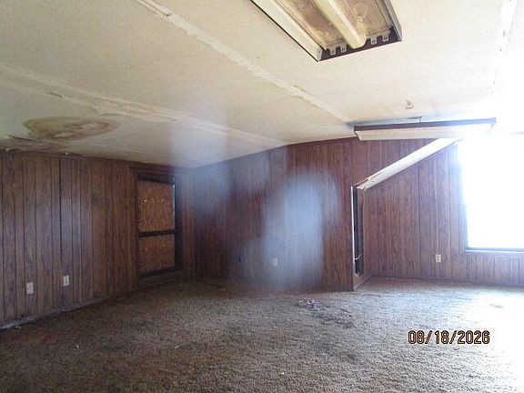 4th image of 1901 Stuart Ave