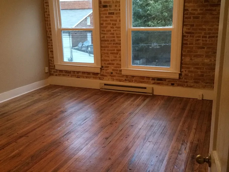 112 E Washington St — Photo 7