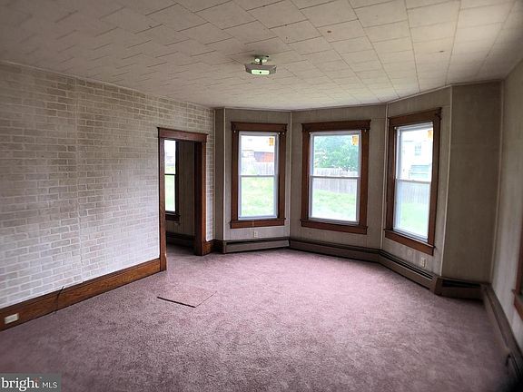 4th image of 321 Vine St #2