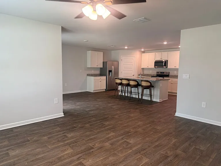 339 Elizabeth Dr — Photo 13