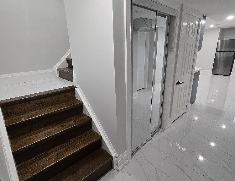 1136 Enchanted Cres #BASEMENT — Photo 1