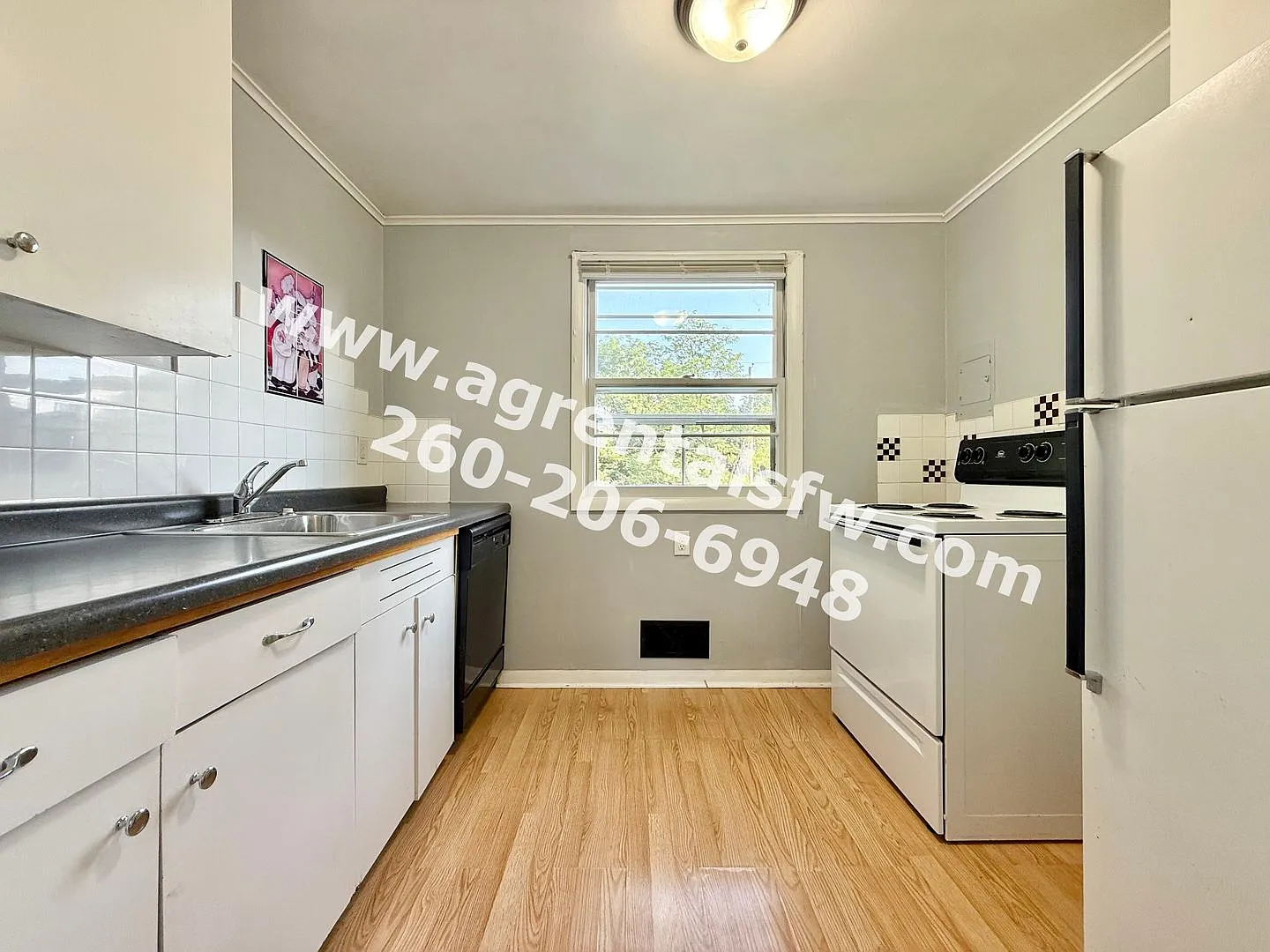 325 Dalgren Ave — Photo 4